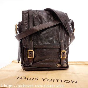 Authentic LOUIS VUITTON Kangaroo Soana Runaway Bag